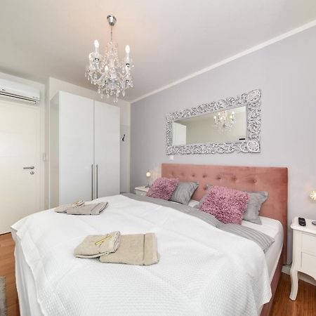 Mm Luxury Apartments Diamond & Silver Zara Esterno foto