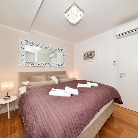 Mm Luxury Apartments Diamond & Silver Zara Esterno foto