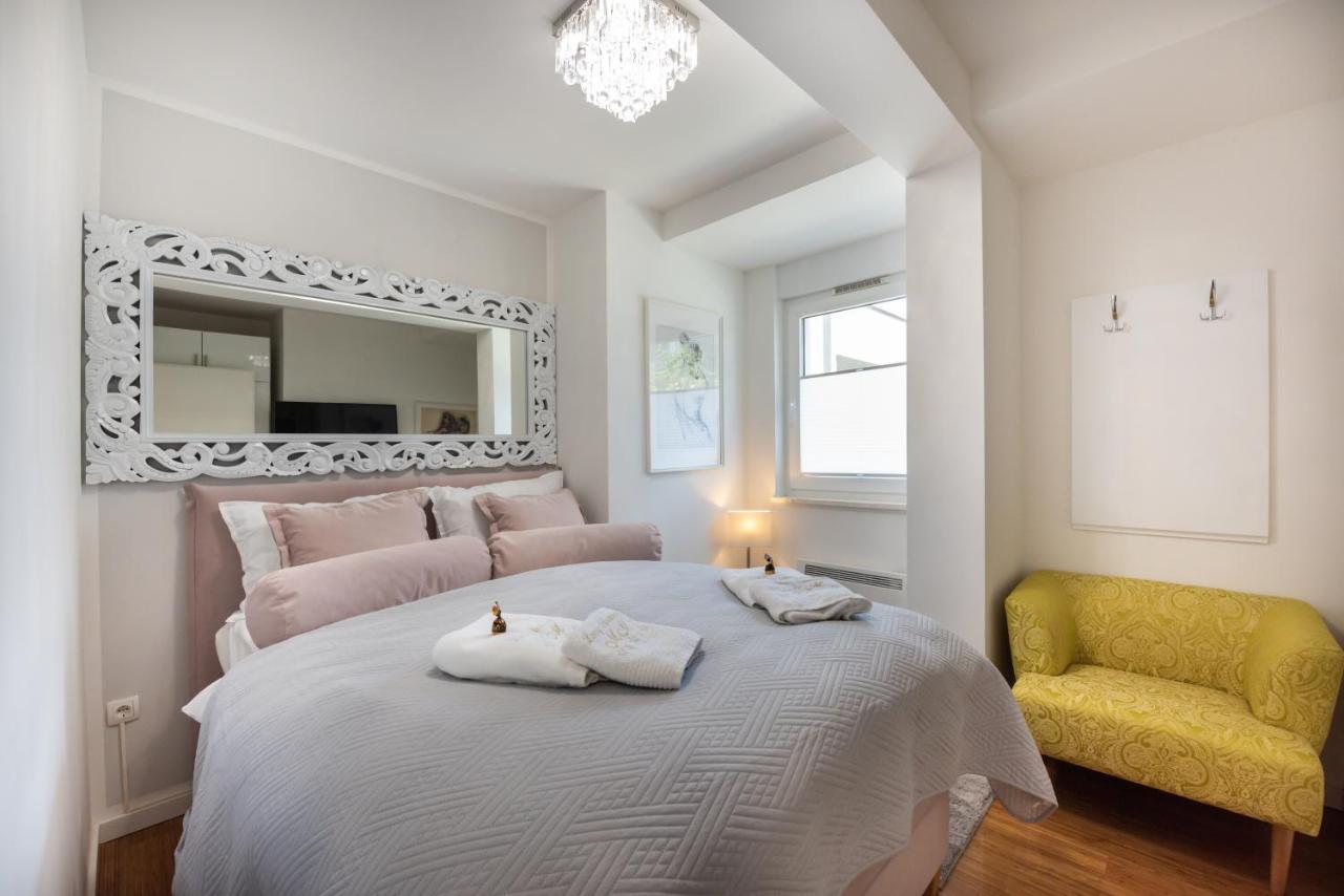 Mm Luxury Apartments Diamond & Silver Zara Esterno foto