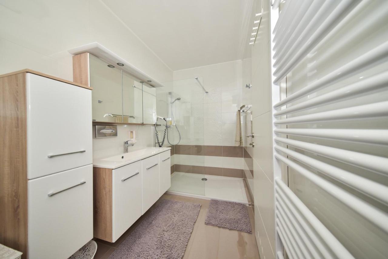 Mm Luxury Apartments Diamond & Silver Zara Esterno foto