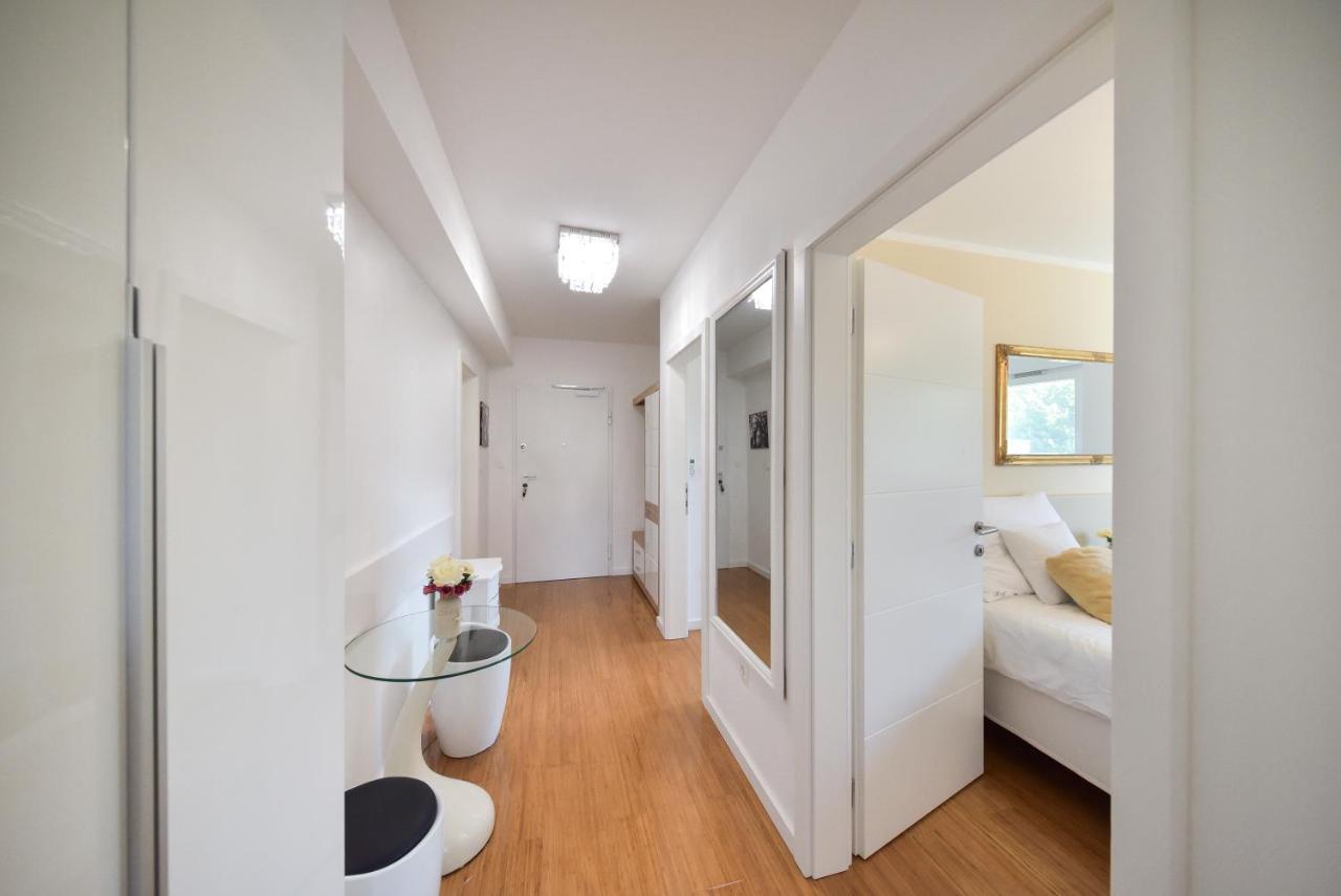 Mm Luxury Apartments Diamond & Silver Zara Esterno foto