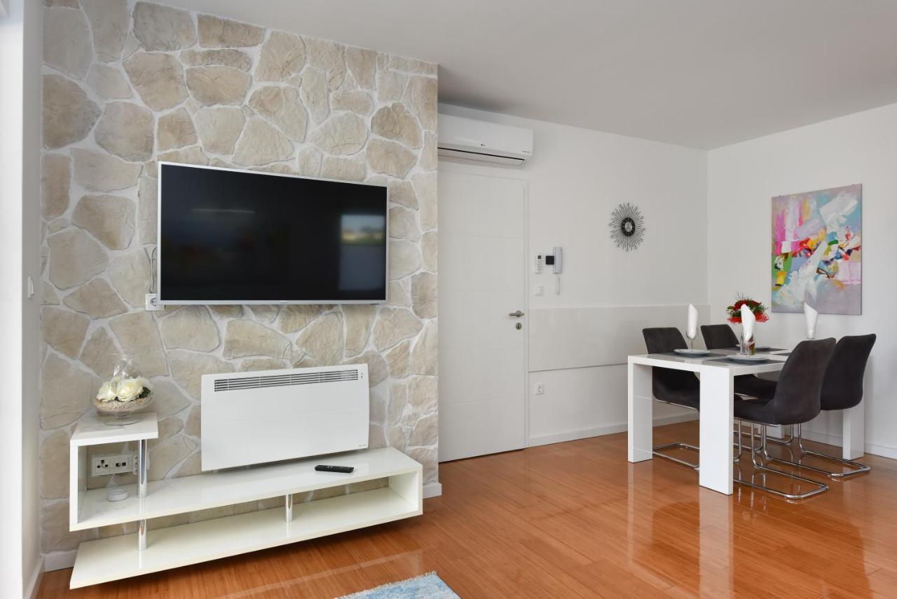 Mm Luxury Apartments Diamond & Silver Zara Esterno foto