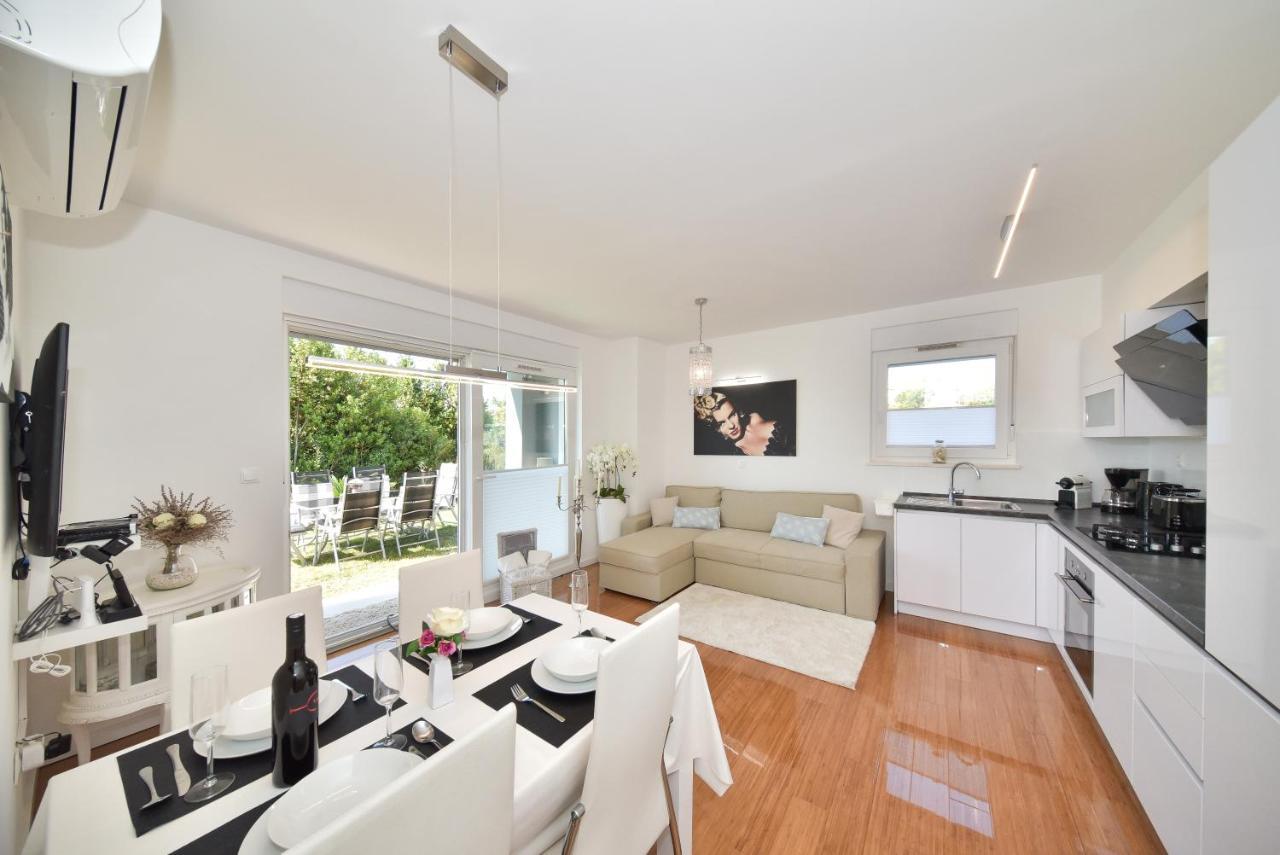 Mm Luxury Apartments Diamond & Silver Zara Esterno foto