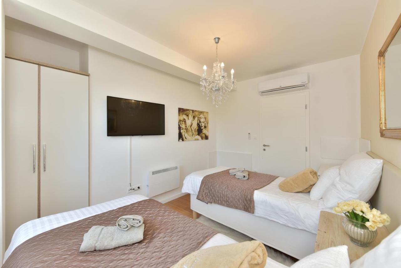 Mm Luxury Apartments Diamond & Silver Zara Esterno foto