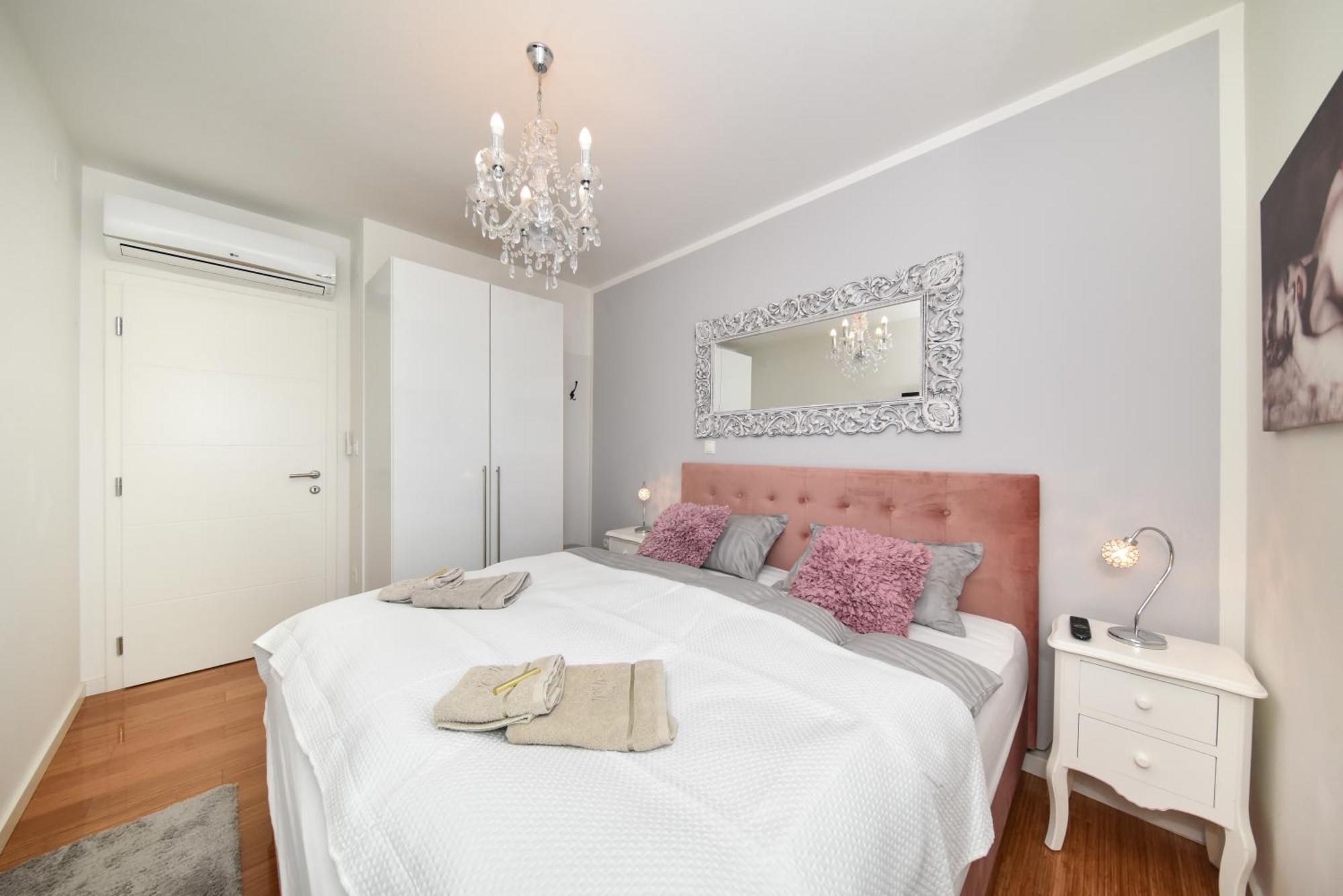 Mm Luxury Apartments Diamond & Silver Zara Esterno foto