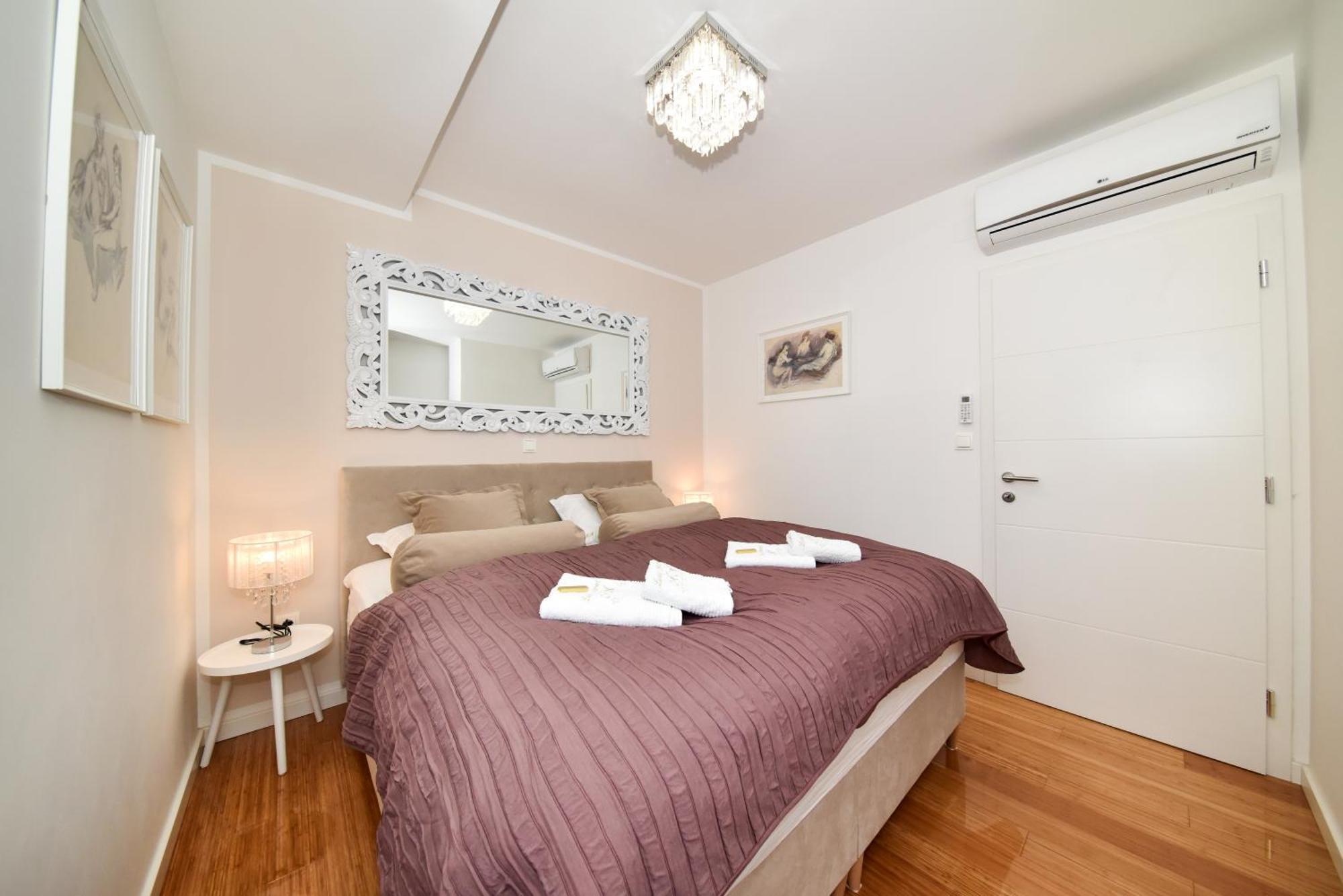 Mm Luxury Apartments Diamond & Silver Zara Esterno foto